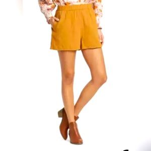 Womens high- rise pull on shorts Universal thread gold size small new